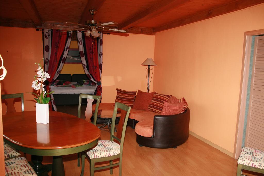 Chambres D'Hotes & Gites La Paysanne Fresnes-en-Woevre Exterior foto